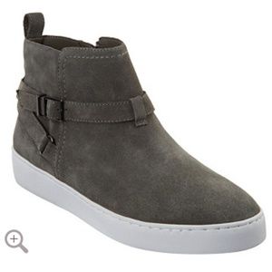 Vionic leather slip on shoe "Mitzi" grey